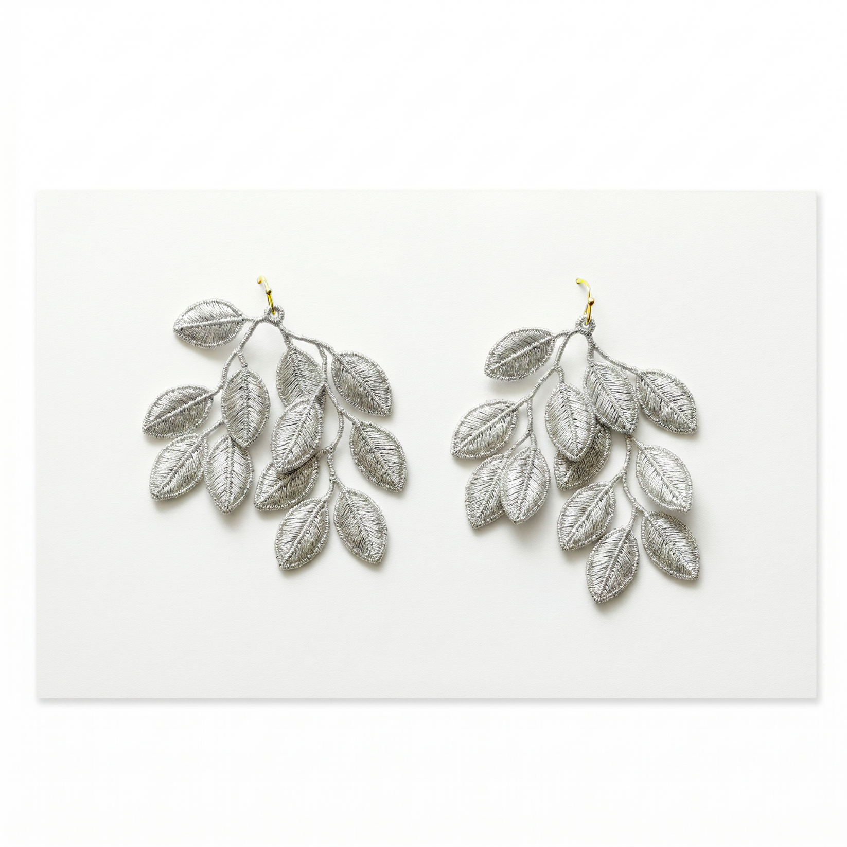 Banyan Thread Earrings (Metal Thread: Gold)