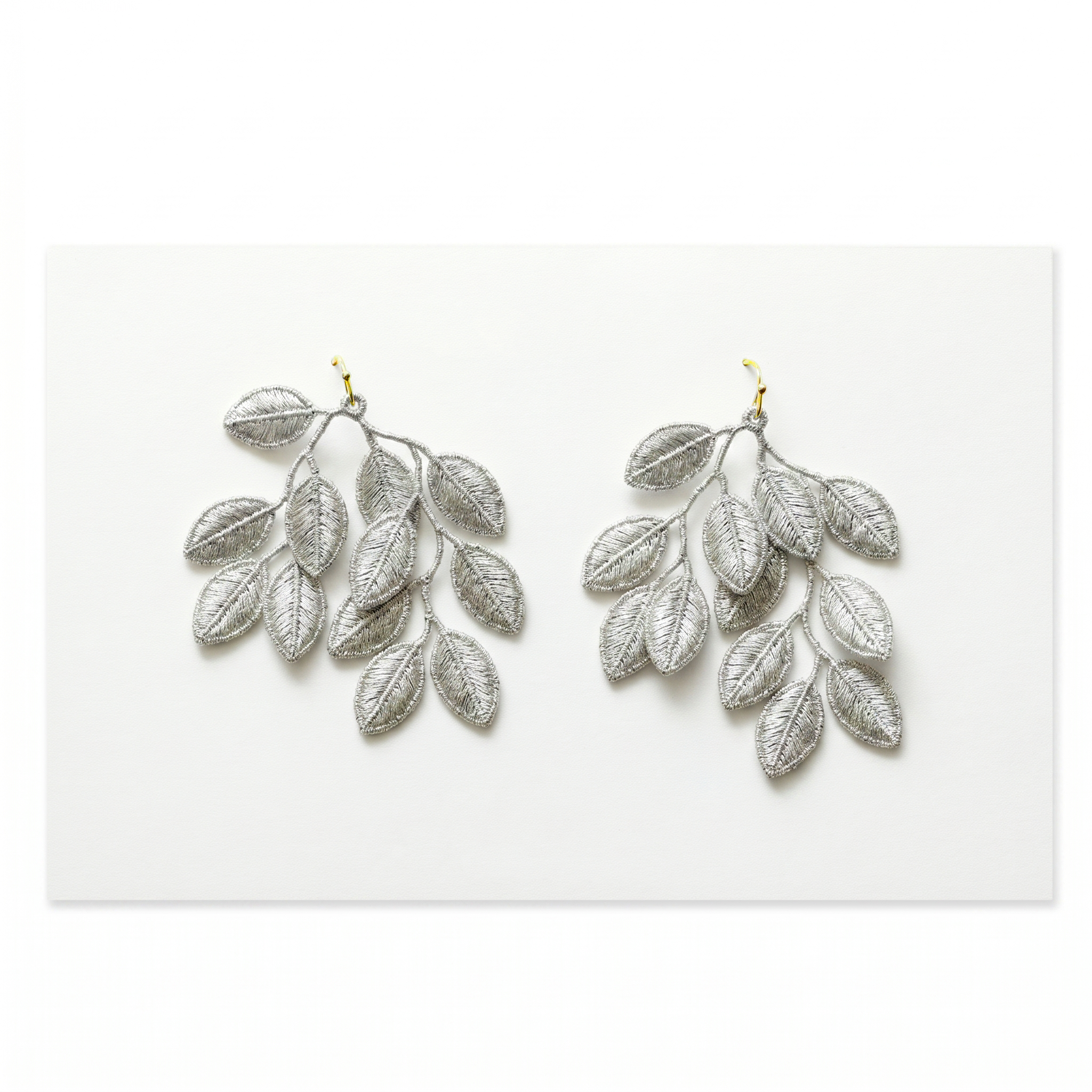 Banyan Thread Earrings (Metal Thread: Gold)