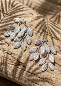 Banyan Thread Earrings (Metal Thread: Gold)